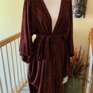 Onion Cut & Sewn Burgundy Plaid kimono cozy print duster NWOT